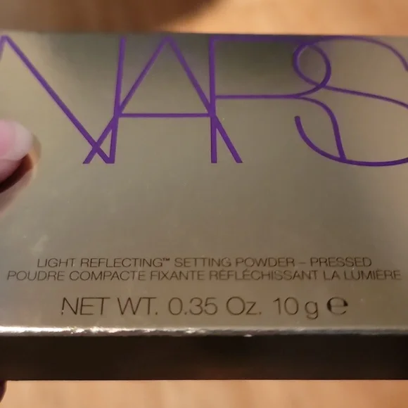 NARS Makeup Set with Pink and Red Shades - Picture 12 of 12